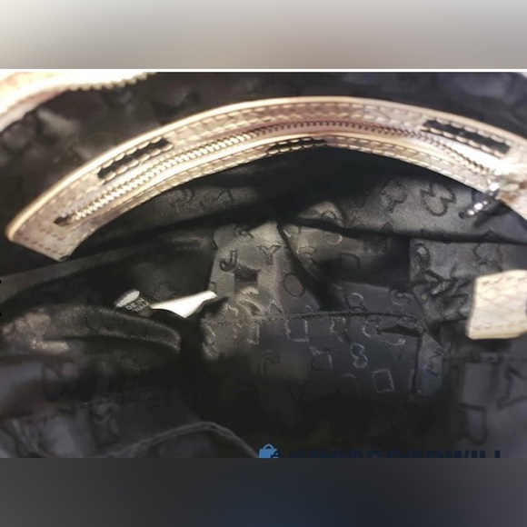 Marc by Marc Jacobs Dotty Snake Print
Leather Crossbody Handbag - Picture 5 of 9